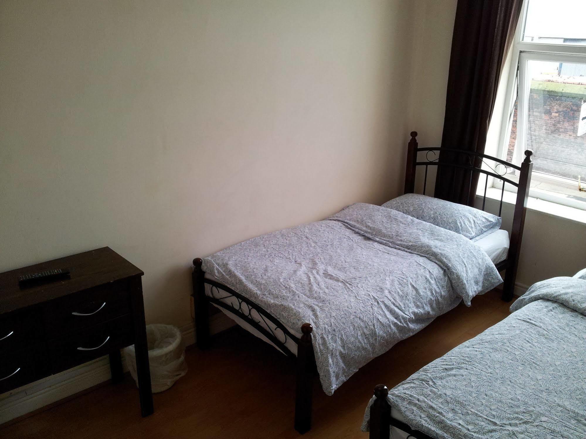 Ten Streets Bed & Breakfast Liverpool Esterno foto